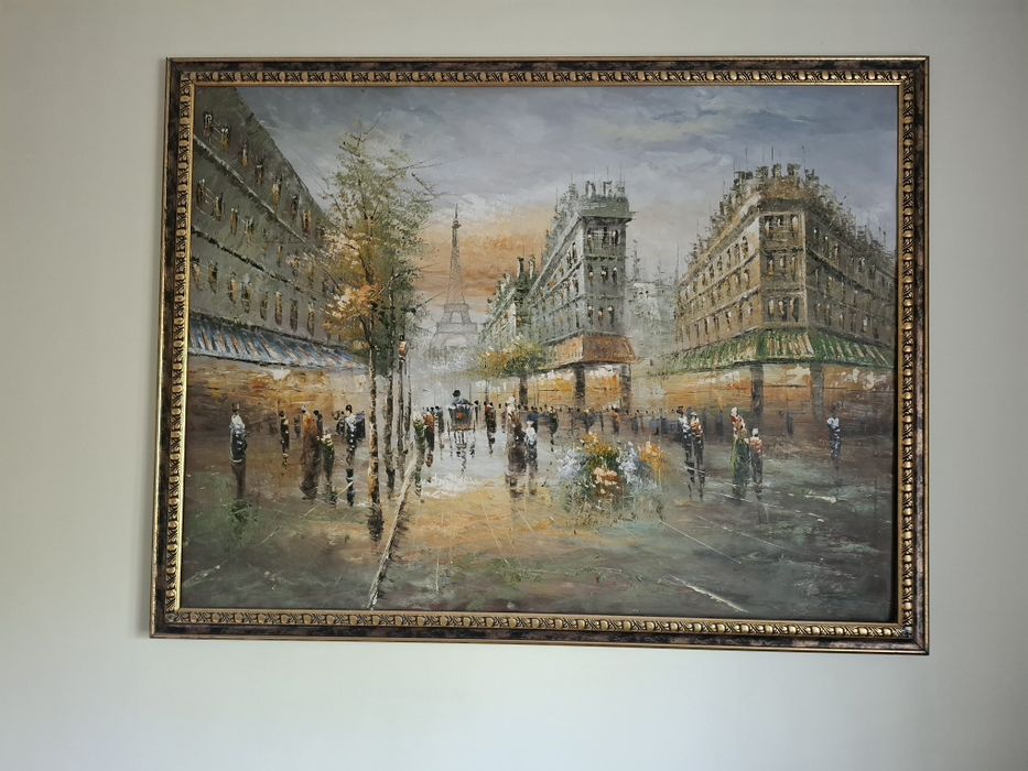 Картины разные продам.