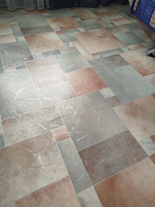 Продам б/у линолеум