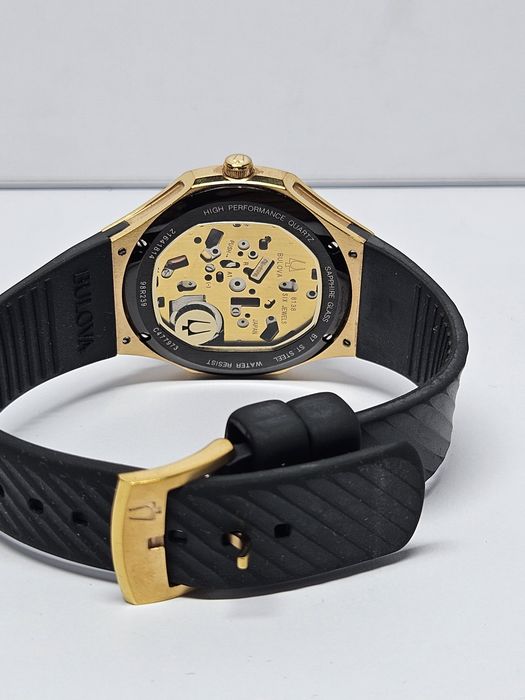 Bulova CURV Diamond 98R239.