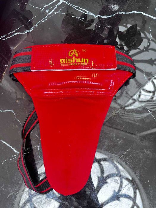 Боксерские шлем и бандаж - НОВЫЕ! Не подошли по размеру