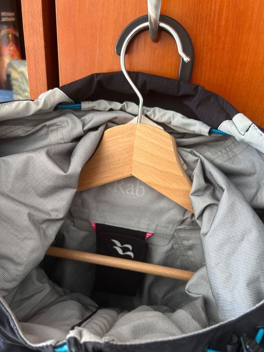 Нова цена Дамска мембрана  якеRab firewall XS