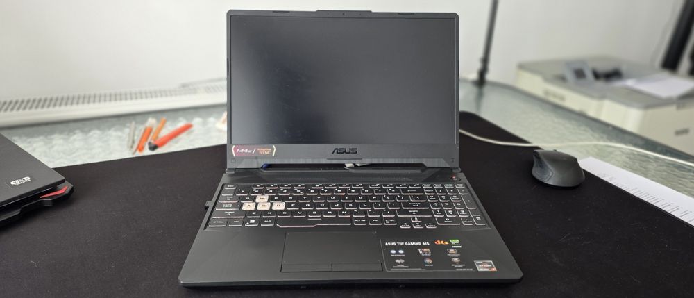 Vând laptop Asus TUF Gaming A15