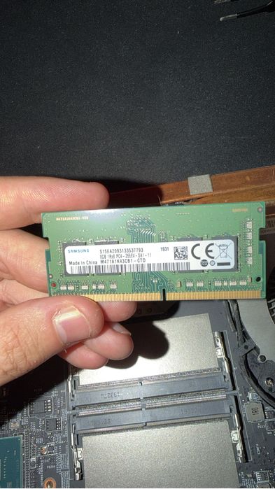 Defect pt piese Laptop Gaming MSI GF63 Thin 9SC-699XRO, Intel Core i5-9300H pana la 4.1GHz, 15.6" Full HD, 8GB, SSD 256GB, NVIDIA GTX 1650 Max-Q 4GB