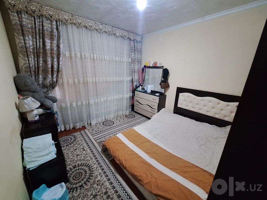 Yahshi locatsada, yonida maktab bog'cha, metro 1 km, kadastr bor