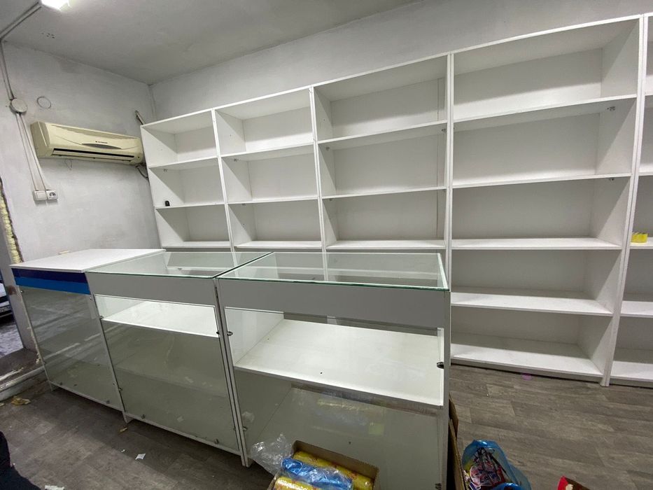 Готовые переносные витрины полки