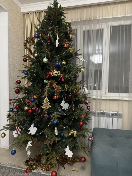 Продам елку 240см