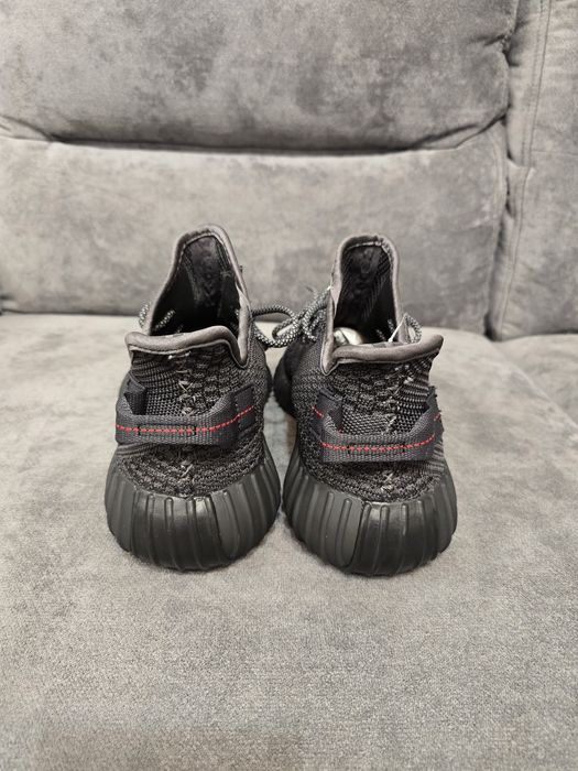 Adidas yezzy nr 40 int 25,5 cm pret 335 lei
