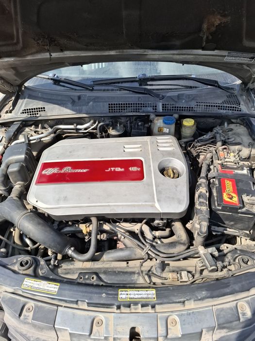 Vând Alfa Romeo 159