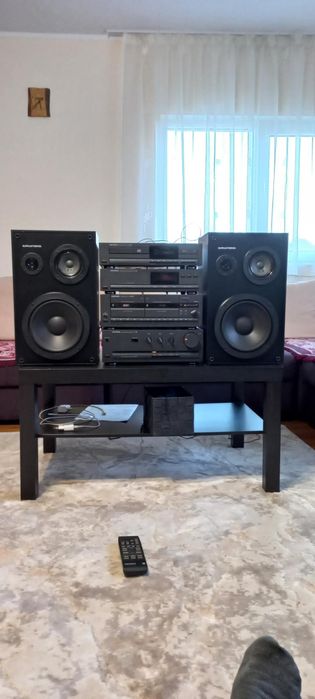 Linie Grundig din colectia personala, perfect funcțională, cu telecoma