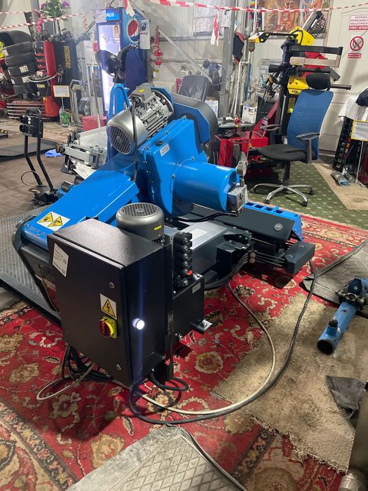 Vand aparat dejantat camioane cel mai mare de pe piata