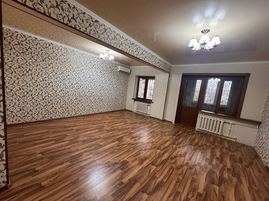 Продается 4х комнатная квартира на массив куйлюк 4 (RV)