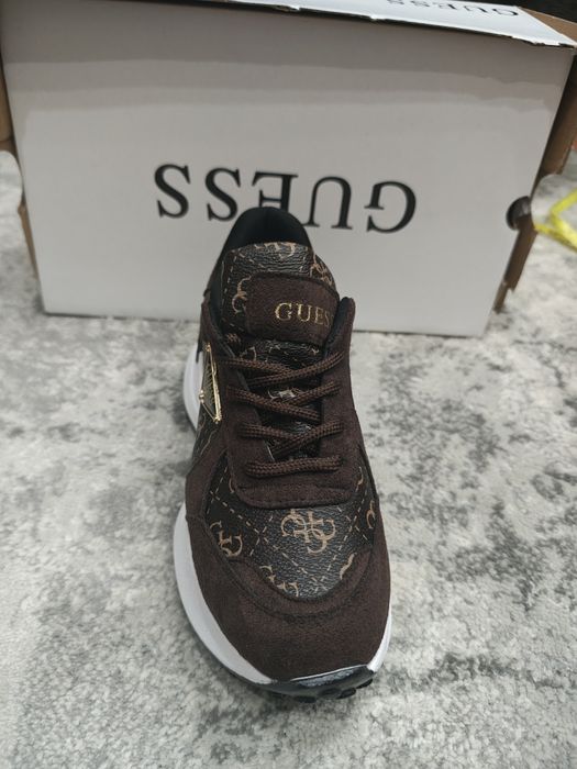 Adidasi noi, calitate premium. Marimea 39