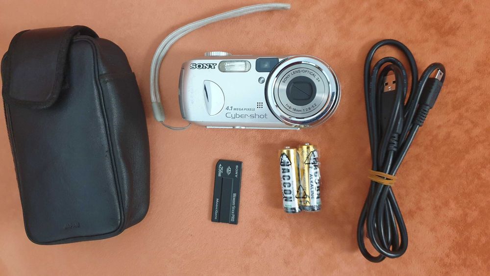 Sony Cyber-shot DSC-P73