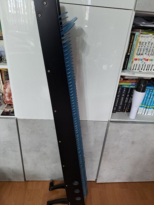 Продaам стойки за DVD  и  CD