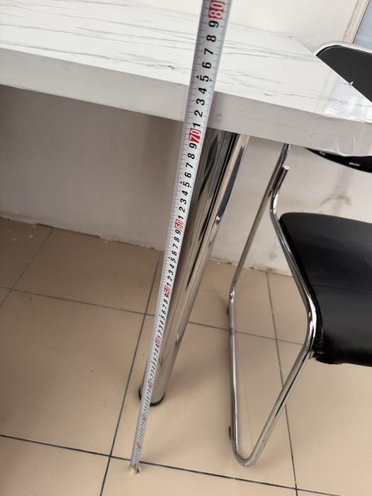 Стол небольшого размера