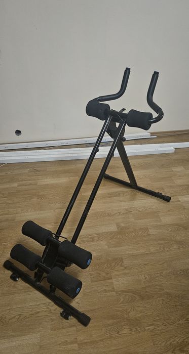 Aparat de abdomen si pentru muschi fesieri