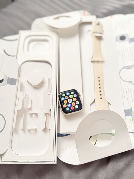 ПРОДАЮ Apple Watch SE 2 gen 40 mm starlight