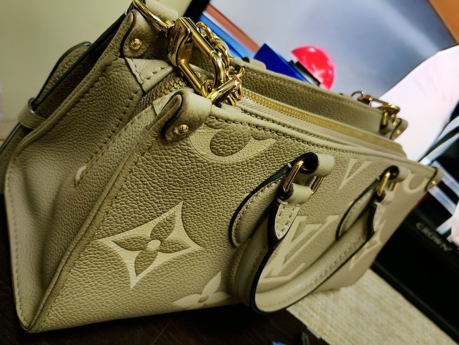 Оригинална чанта Louis Vuitton Petit Palais PM