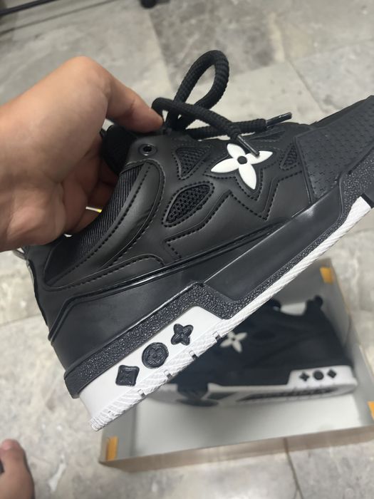 Lv skate negri cu alb