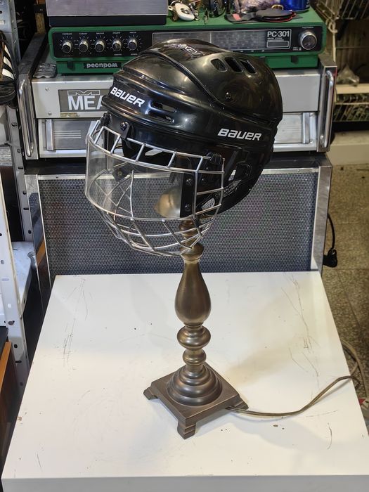 Масивна бронзова лампа - хокей