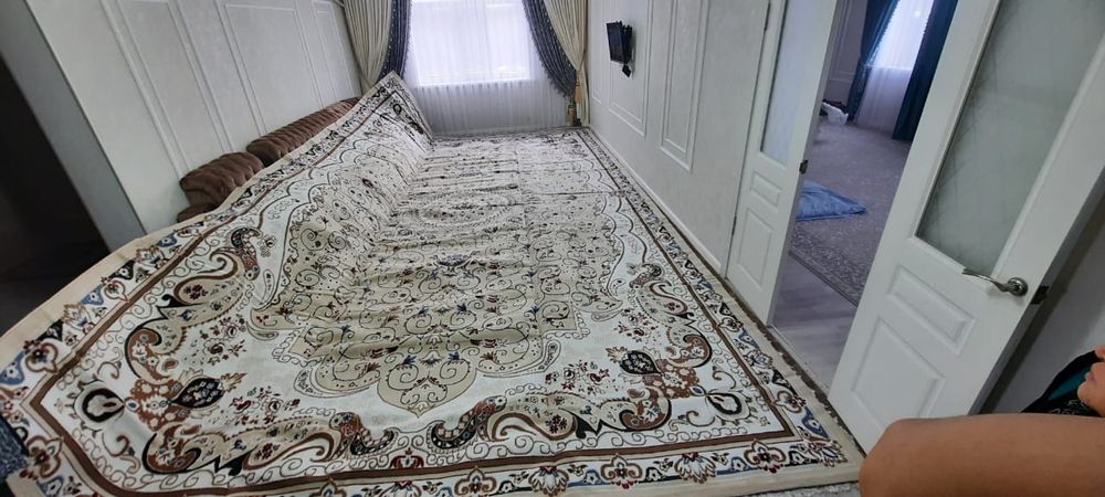 Жаңа кілем сатылады.