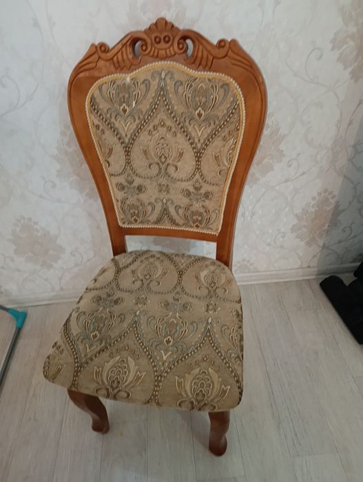 Столы и стулья вместе