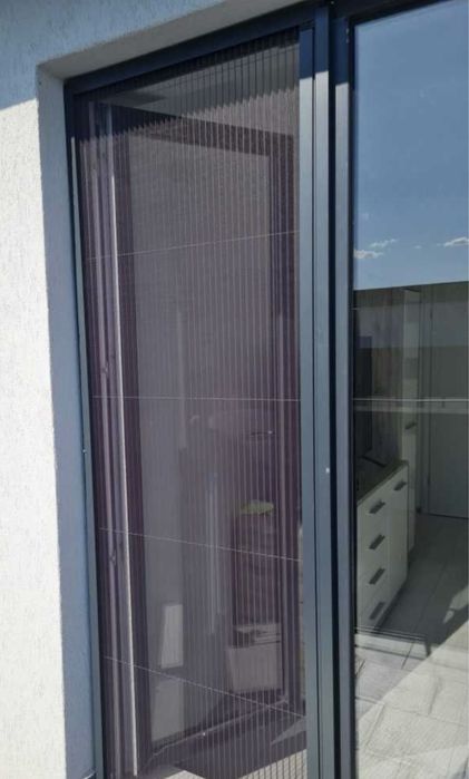 Plase Insecte la comandă