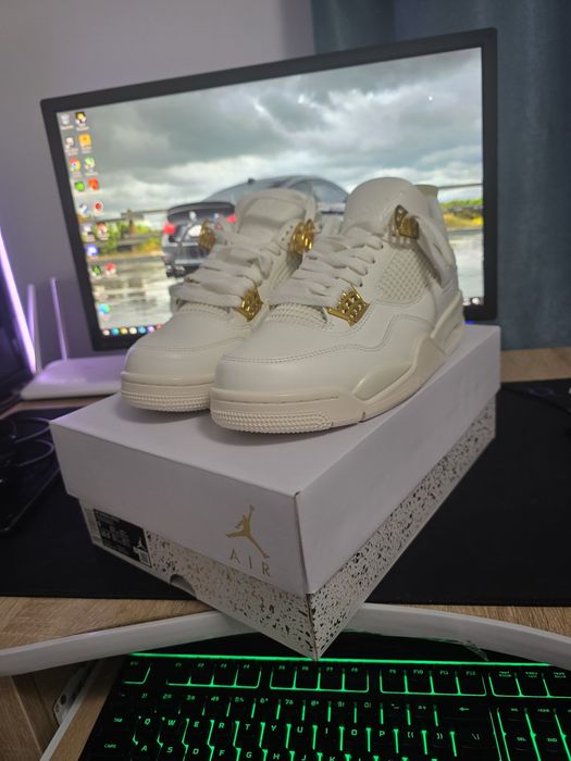 Jordan 1 Metallic Gold