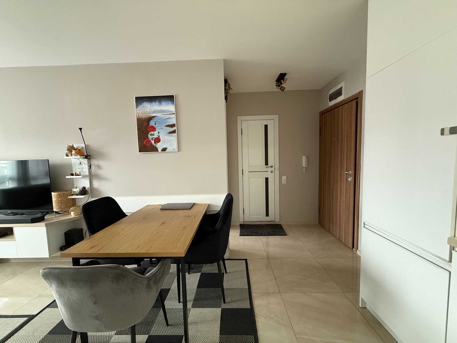 Собственик - Напълно обзаведен двустаен апартамен