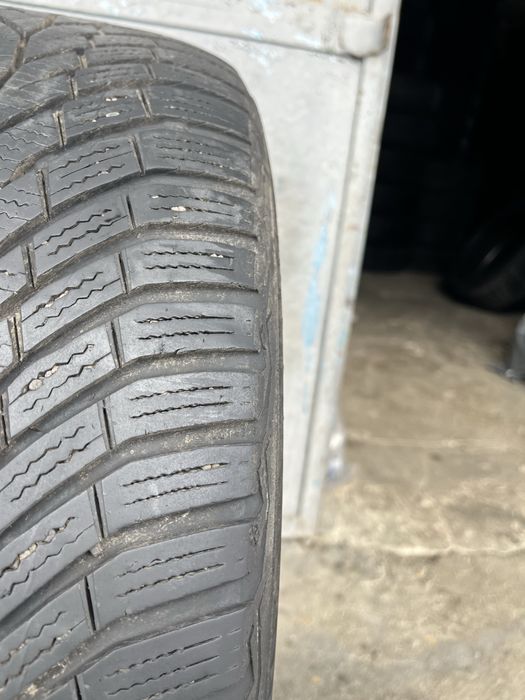 2 бр. зимни гуми 225/50/17 Continental DOT 2621 5,5 mm