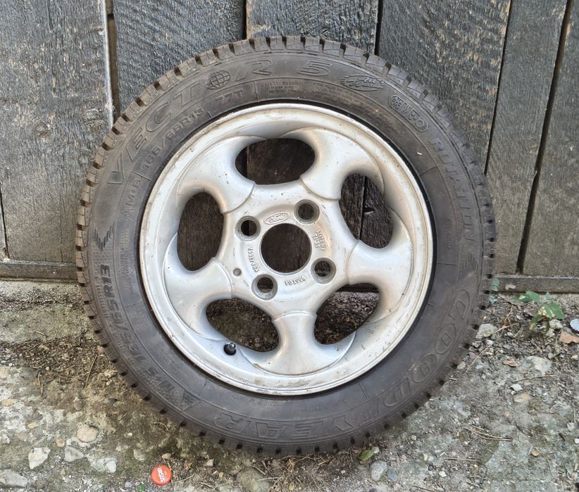 Janta R13 Ford Ka + Cauciuc Nou  Goodyear  165.65 R13  - Nou Nefolosit