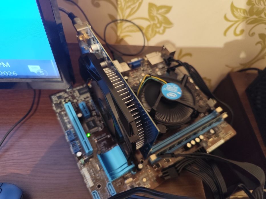 Компютър с 4 ядрен процесор