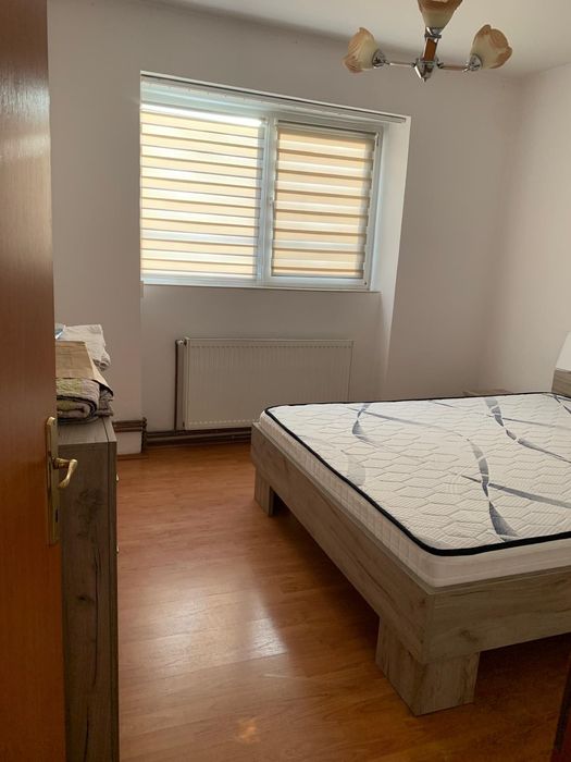 Închiriez apartament cu 2 camere