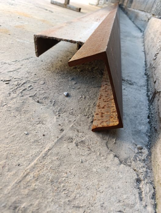 Швеллер железный