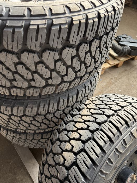 Продават се 285/55/20