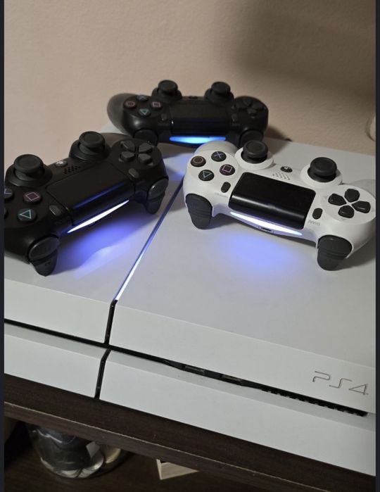 Vand ps 4 pro mai multe detali in privat