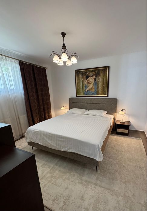 Proprietar, închiriez studio 42mp situat la vila.