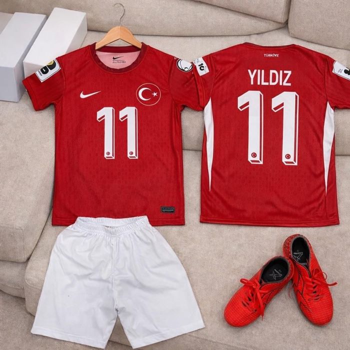 Детски футболни екипи