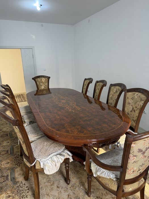 Стол + стулья из натурального ореха