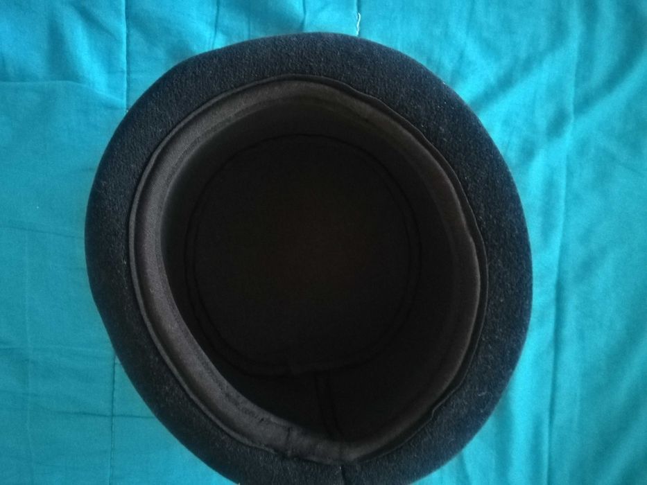 Дамска шапка - тип бомбе