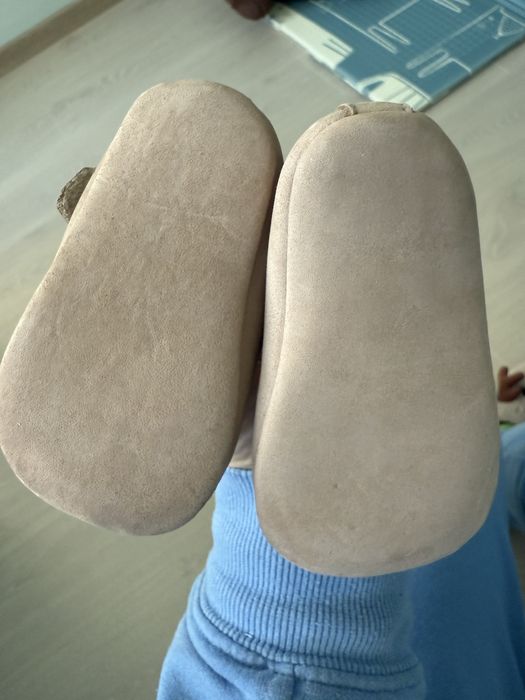 Малки бебешки обувки за момиче 3-6 месеца на Zara