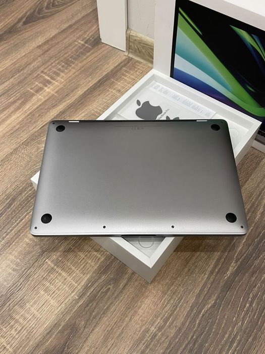 Macbook pro m1 2020 8/256 77%