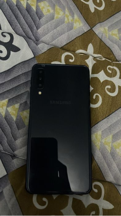 Galaxy A7 сатылады