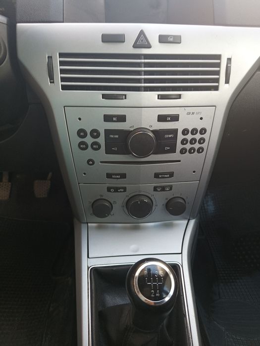 Vând Opel Astra 2009 1.6 Benzina Preț Mic!