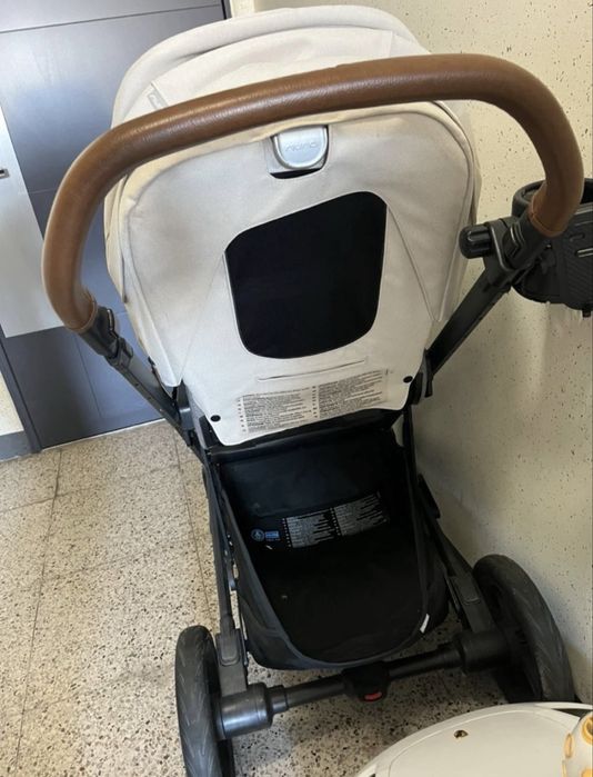 Продам коляску почти новая