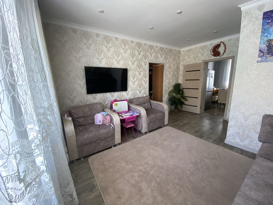 Продаются два дома с магазином