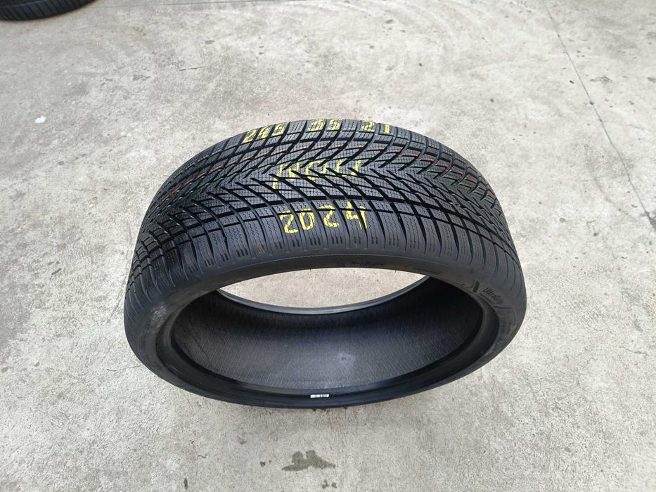 O anvelopa noua de iarna 245 35 21 goodyear ultragrip performance 3