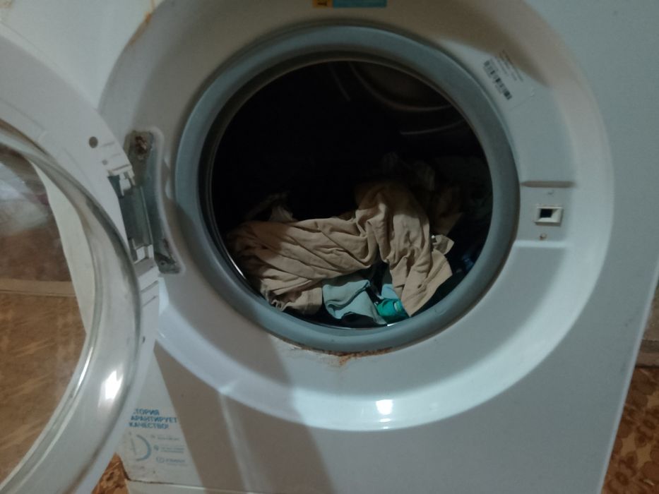 Продам стиральную машинку в нормальном состоянии