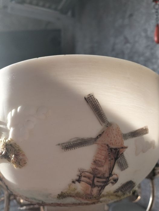 Продам люстру красивую