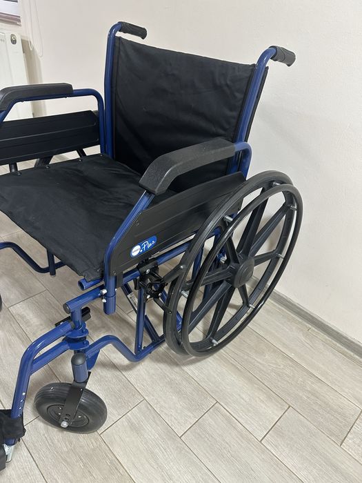 Scaun cu rotile pentru personele cu dizabilitati